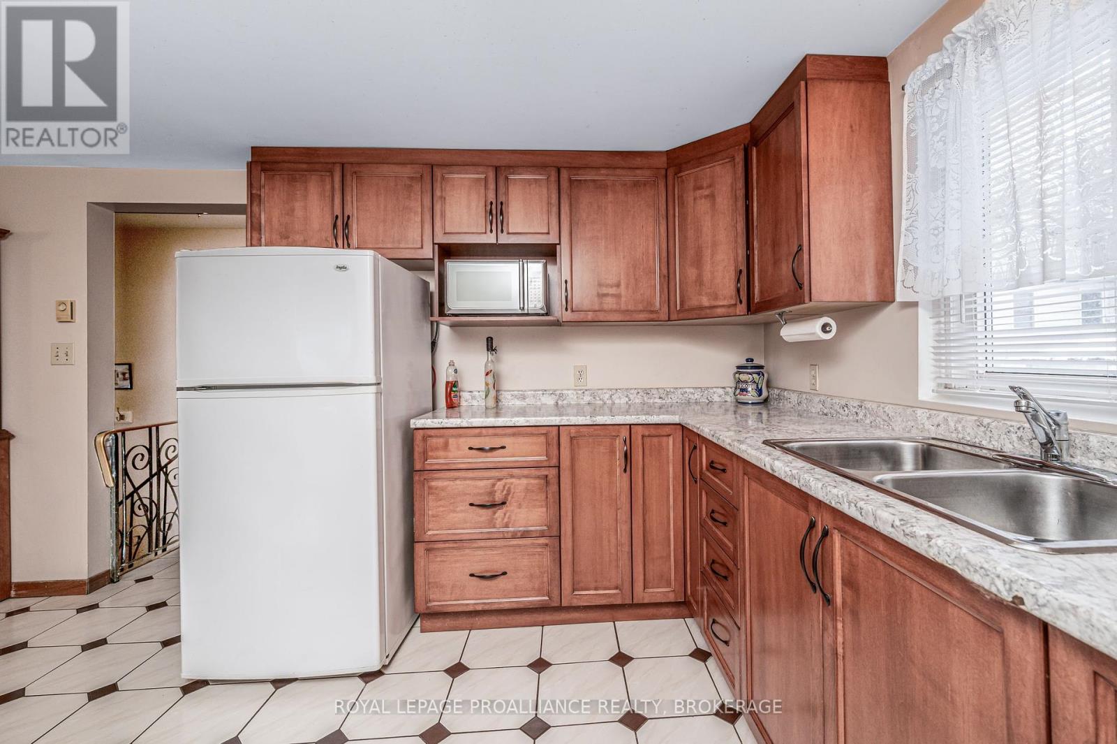 58 Joseph Street, Kingston, Ontario  K7K 2H5 - Photo 10 - X12115900