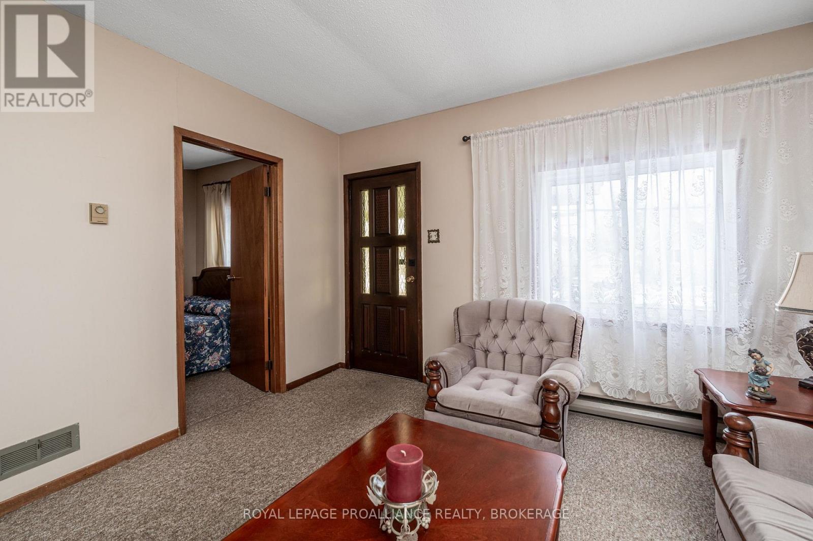 58 Joseph Street, Kingston (East Of Sir John A. Blvd), Ontario  K7K 2H5 - Photo 4 - X12115900