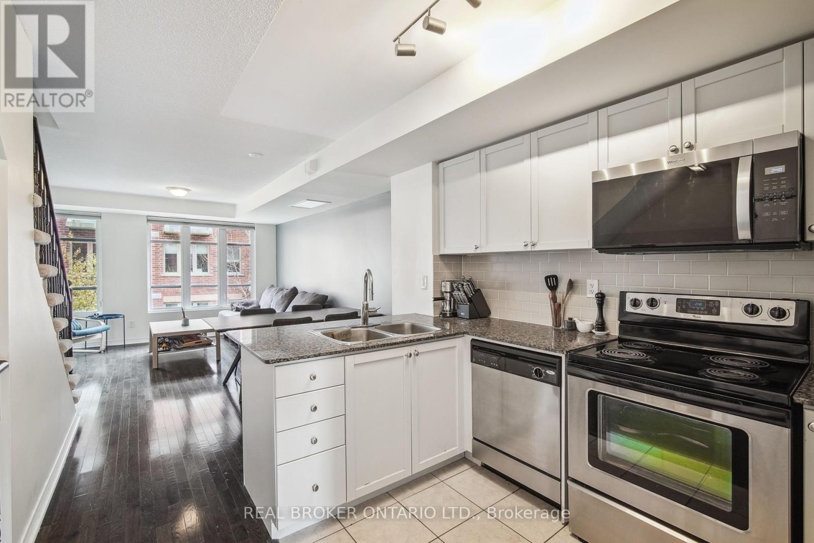 239 - 21 Ruttan Street, Toronto, Ontario  M6P 0A1 - Photo 5 - C12138608