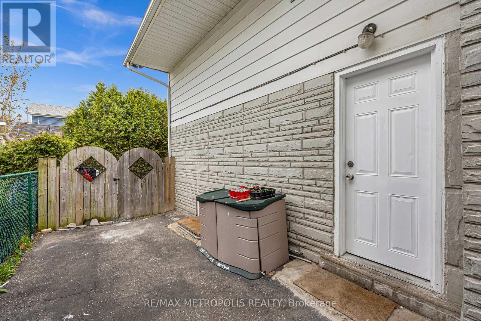 337 Pine Avenue, Oshawa, Ontario  L1J 2H6 - Photo 8 - E12138611