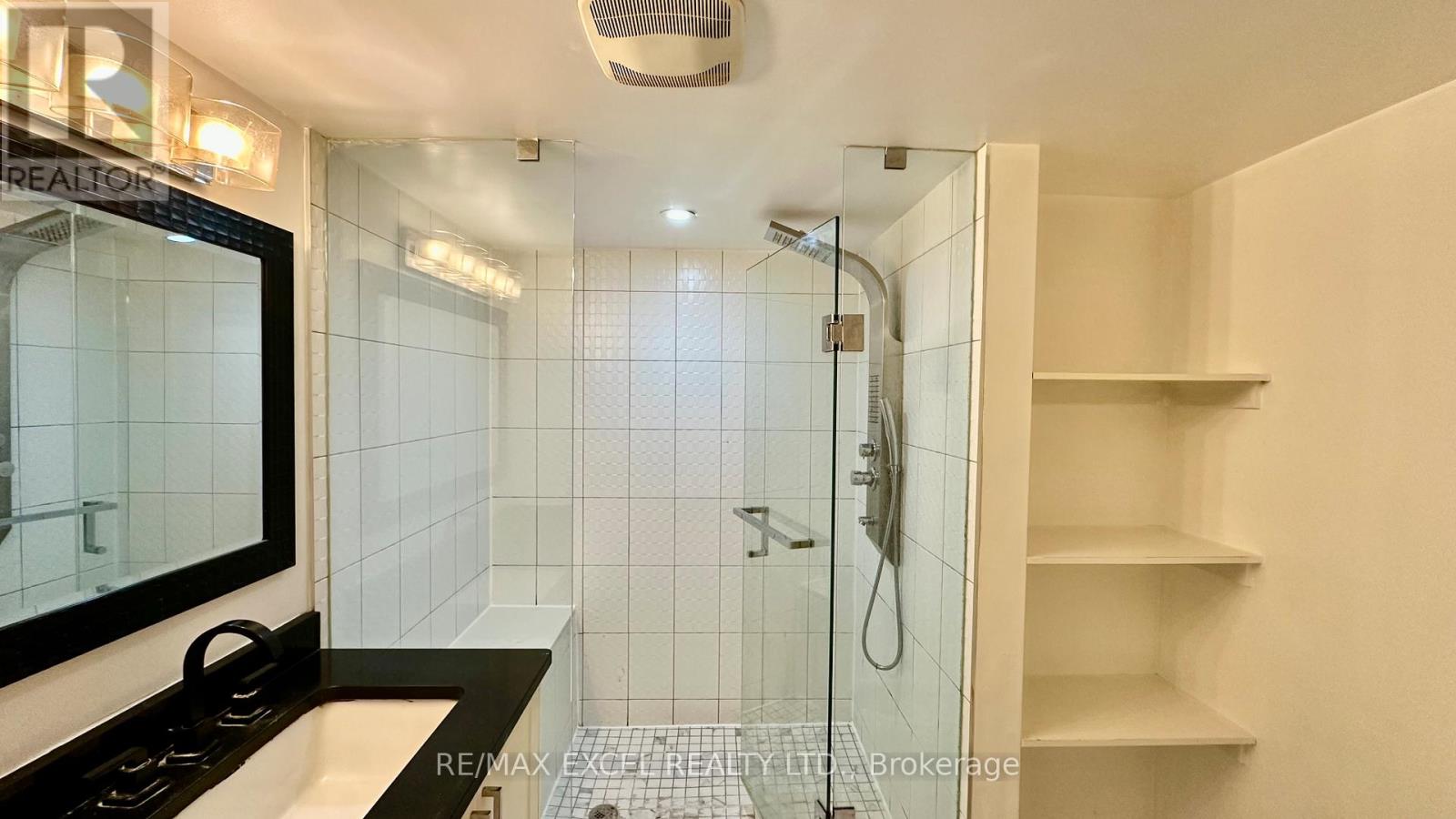 20 Flintwick Drive E, Toronto, Ontario  M1P 4G9 - Photo 4 - E12138617