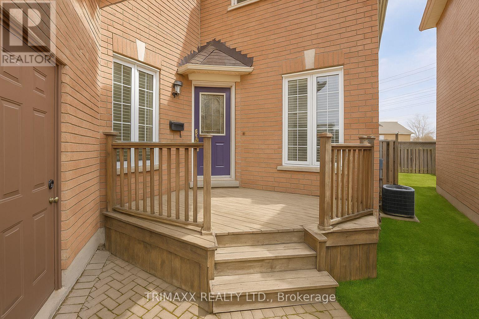 92 Hartrick Place, Whitby (Rolling Acres), Ontario  L1R 2C3 - Photo 6 - E12138649