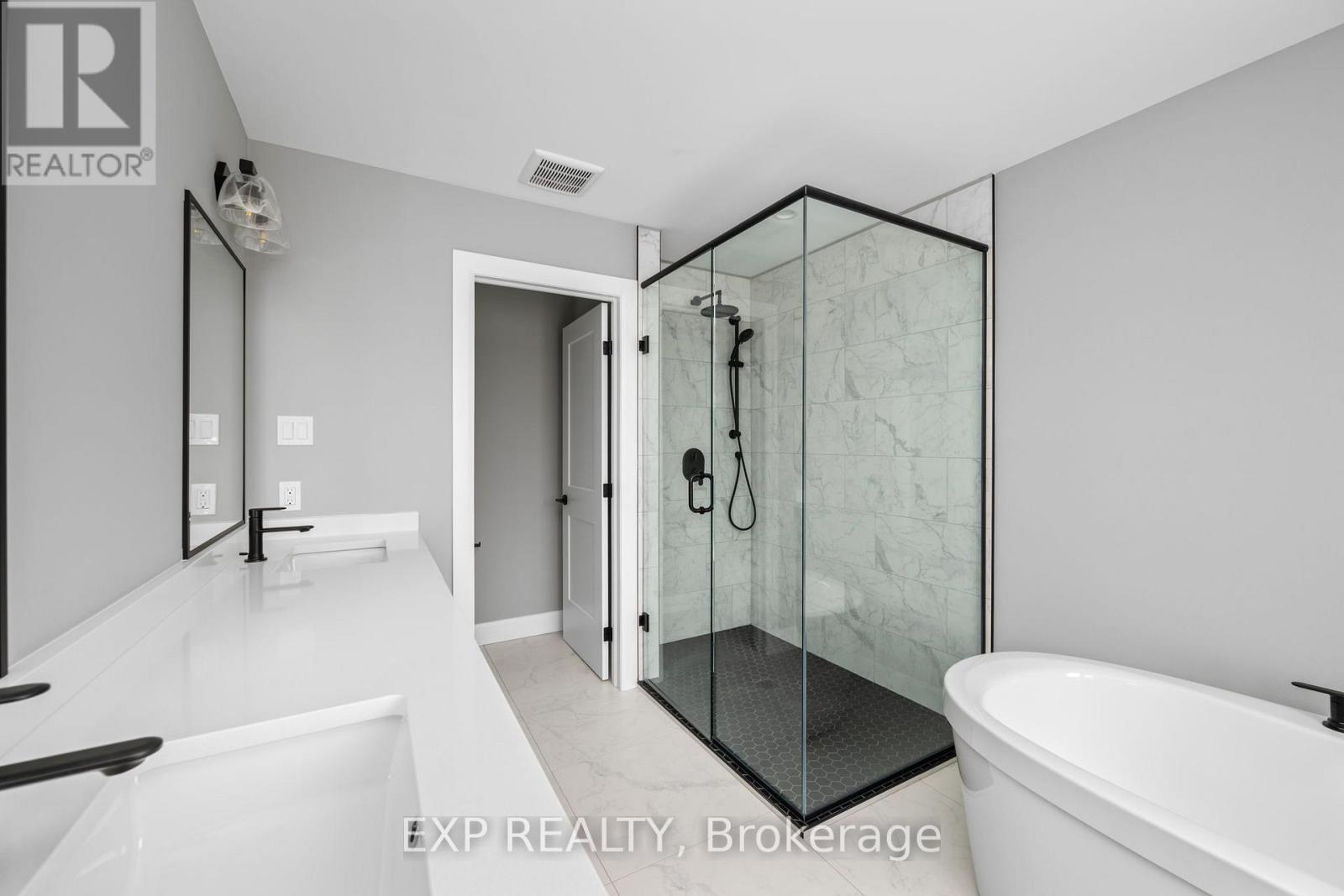 2060 Wickerson Road, London South, Ontario  N6K 5C4 - Photo 24 - X12138718