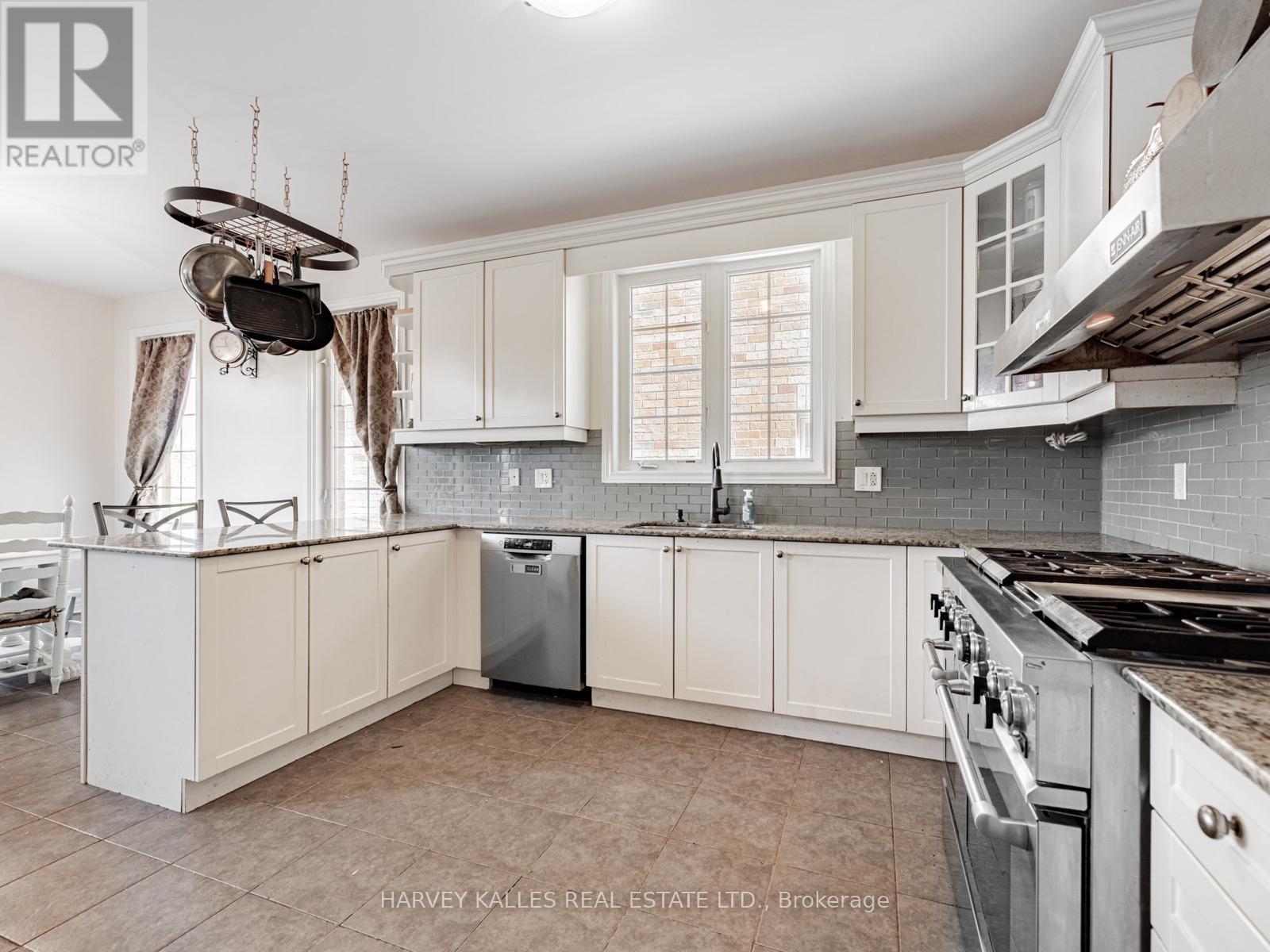 41 William Bowes Boulevard, Vaughan (Patterson), Ontario  L6A 4B1 - Photo 12 - N12138605