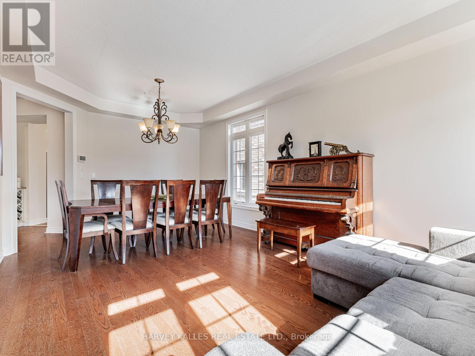 41 William Bowes Boulevard, Vaughan (Patterson), Ontario  L6A 4B1 - Photo 4 - N12138605