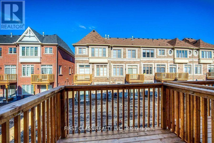 126 Farooq Boulevard, Vaughan, Ontario  L4L 1A6 - Photo 18 - N12138627