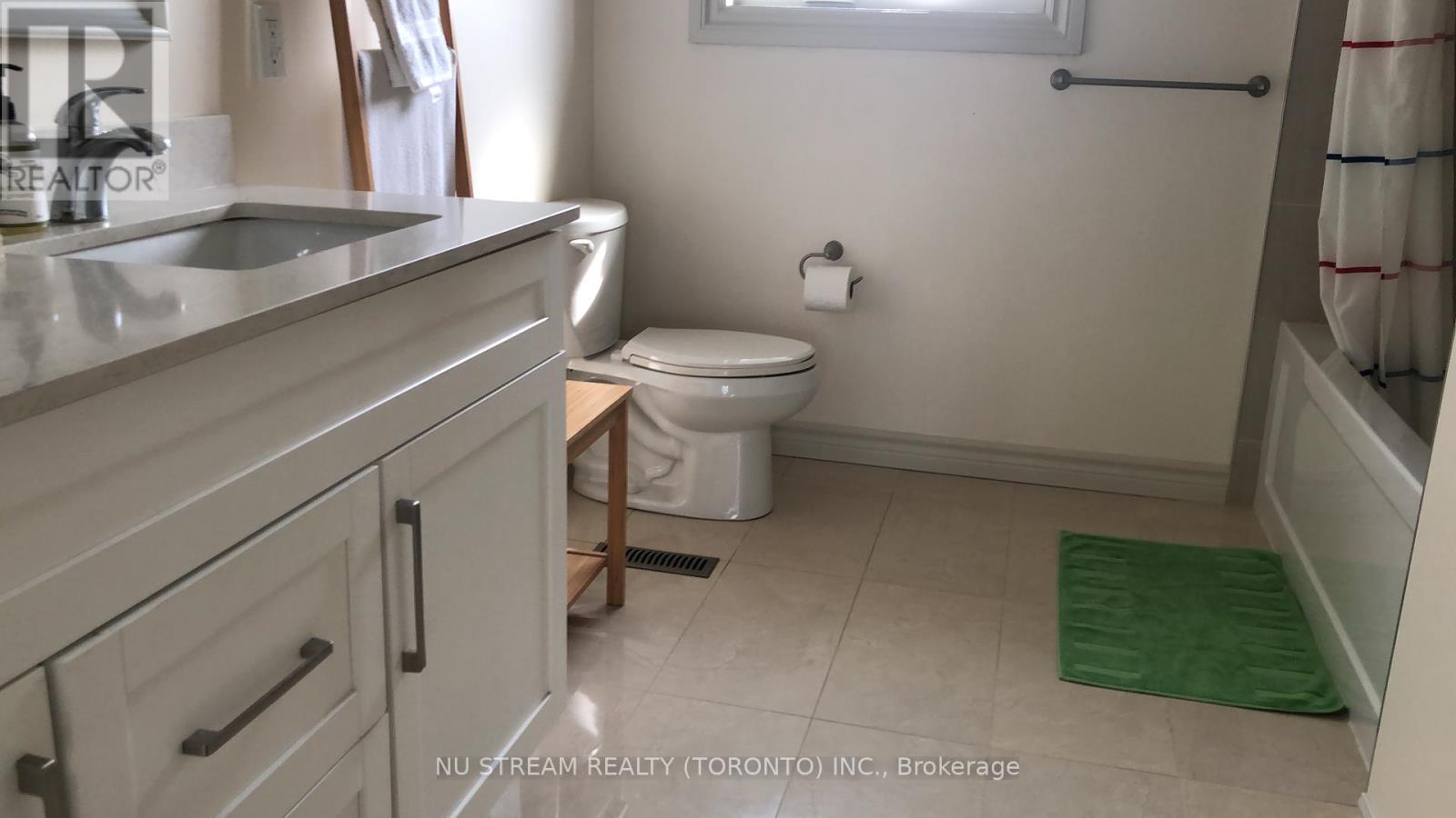 Bedroom - 115 Briggs Avenue, Richmond Hill, Ontario  L4B 3J5 - Photo 2 - N12138656