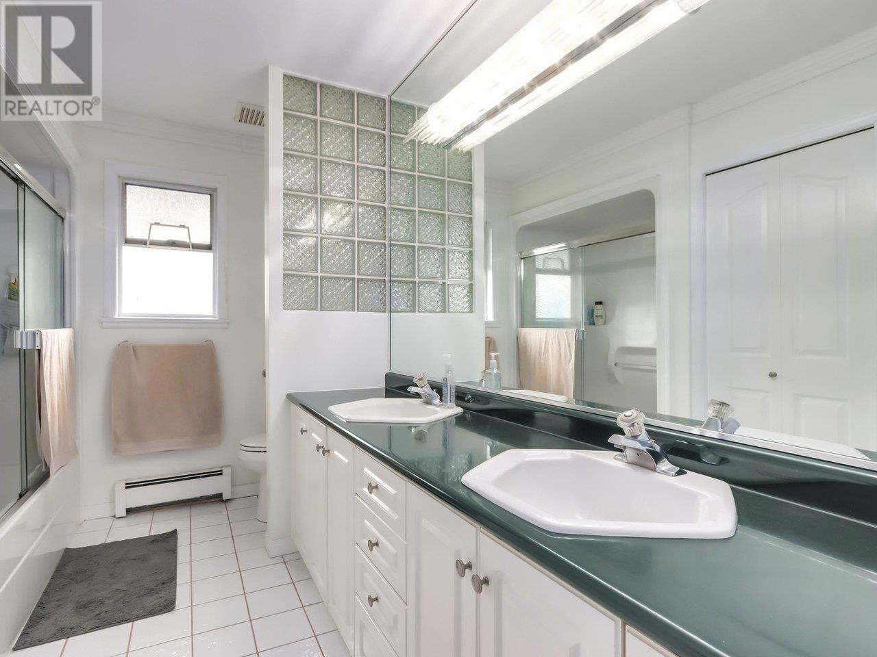 305 Sorrento Place, Coquitlam, British Columbia  V3K 6P4 - Photo 22 - R3001021