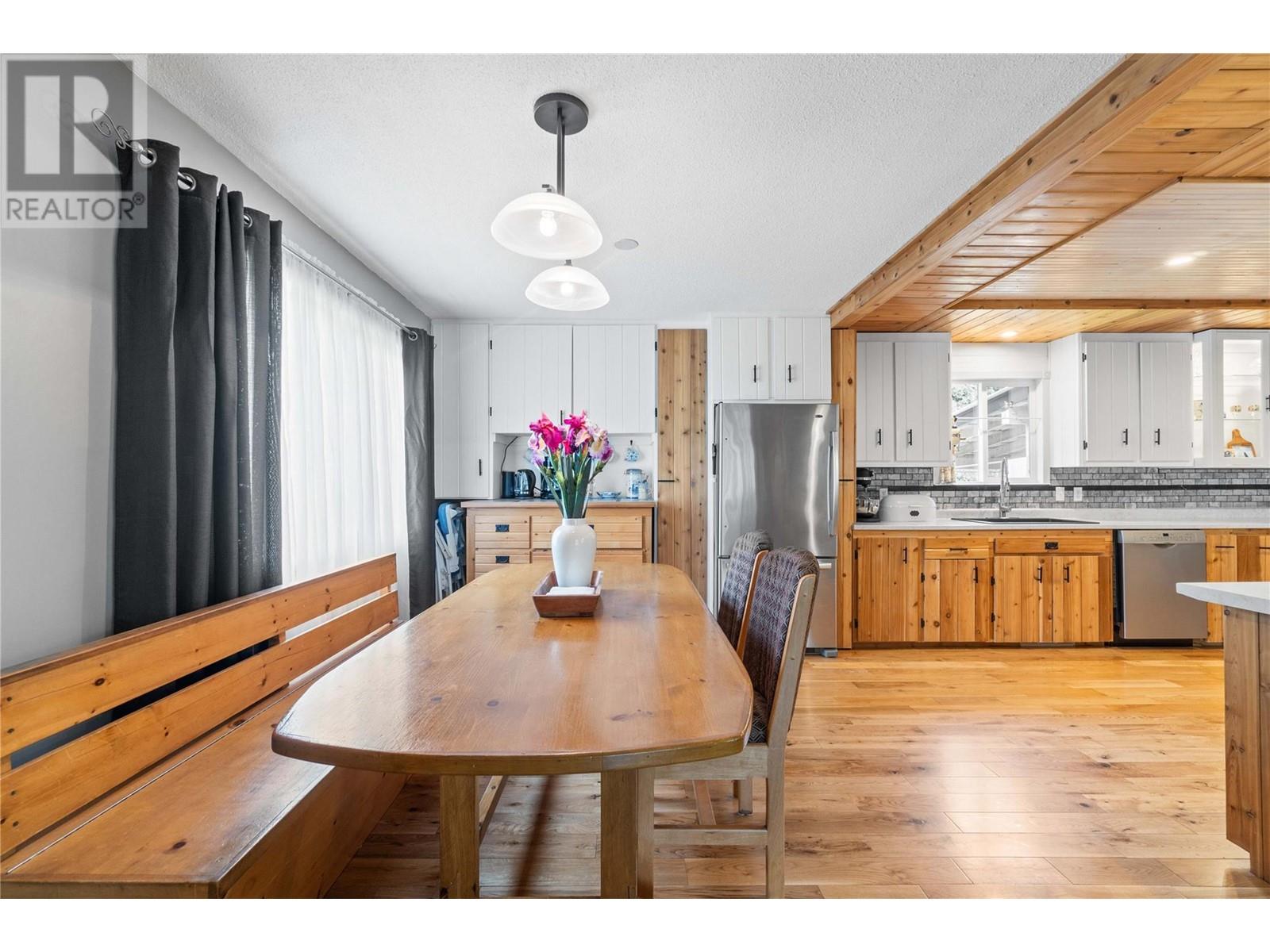 1002 Larch Avenue, Sicamous, British Columbia  V0E 2V0 - Photo 4 - 10347287
