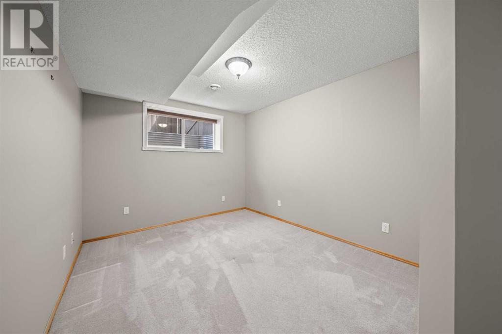 68 Eversyde Manor Sw, Calgary, Alberta  T2Y 4R2 - Photo 31 - A2218970