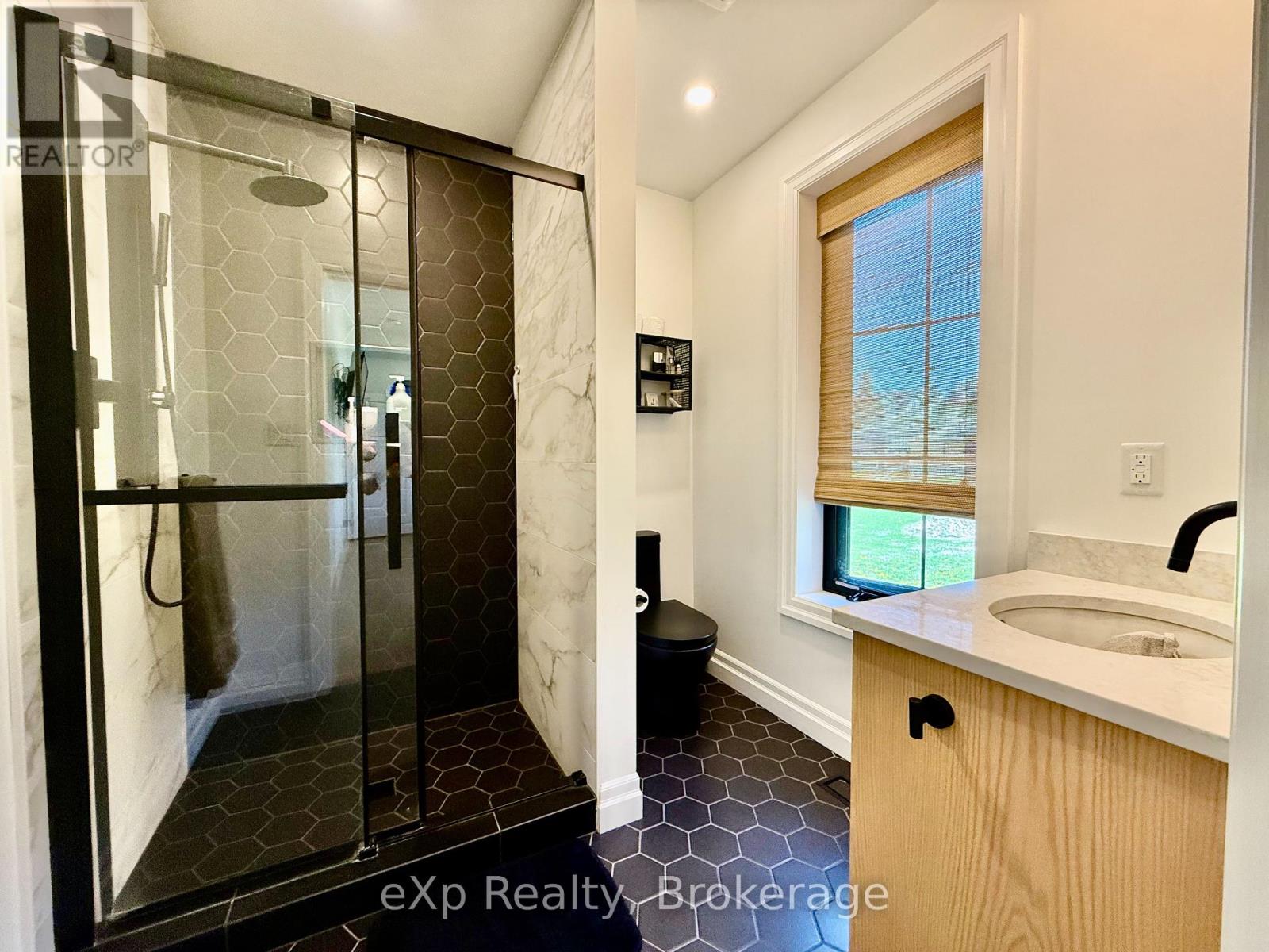 802 Durham Street E, Brockton, Ontario  N0G 2V0 - Photo 9 - X12138704