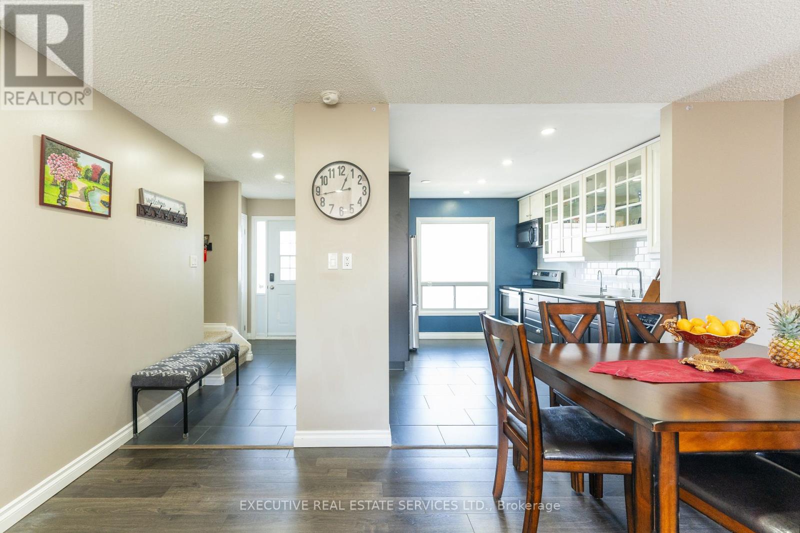 24 Kingham Road, Halton Hills (Ac Acton), Ontario  L7J 1S4 - Photo 8 - W12138638