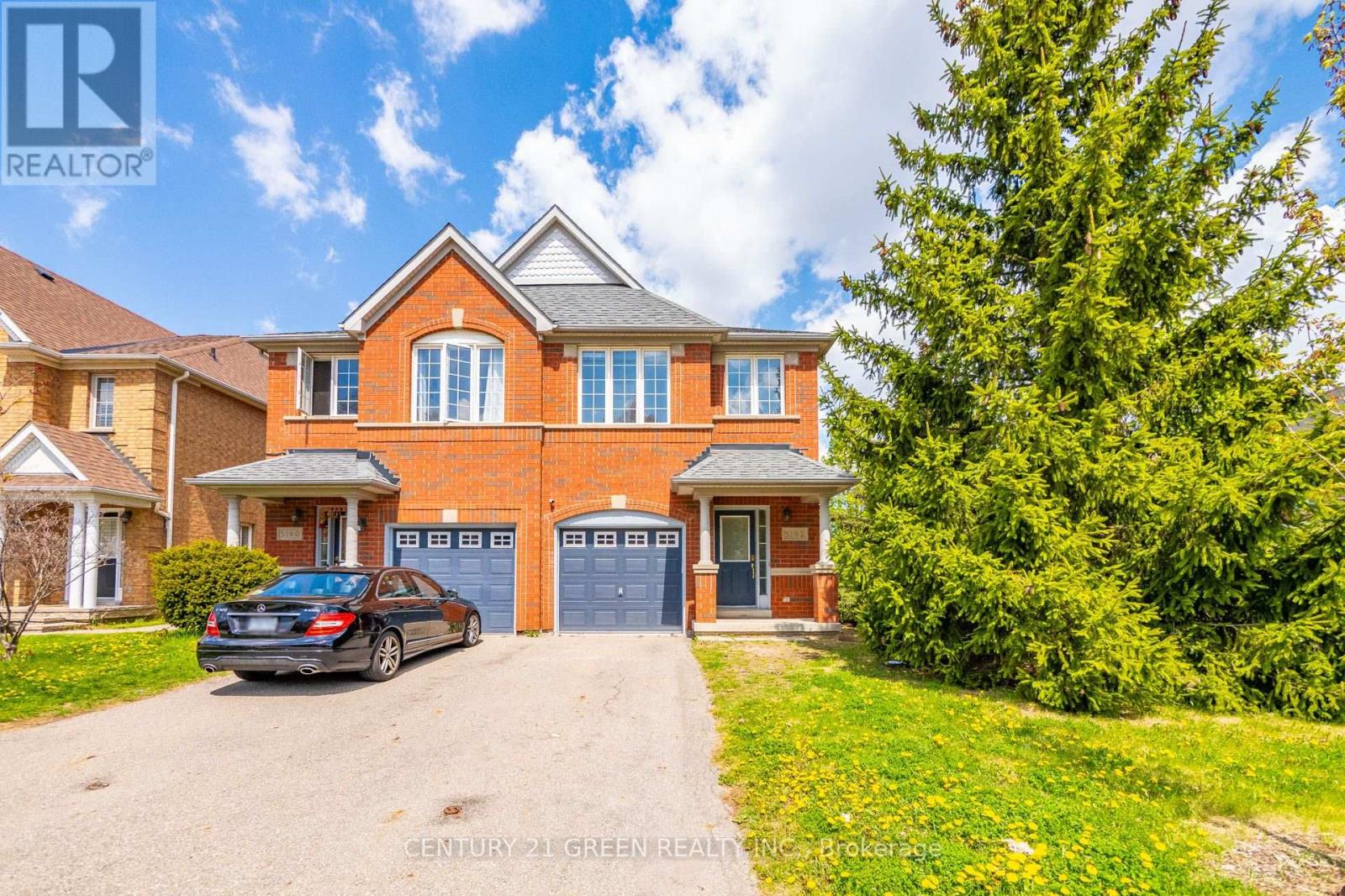 5162 Preservation Circle, Mississauga, Ontario  L5M 7T4 - Photo 2 - W12138688