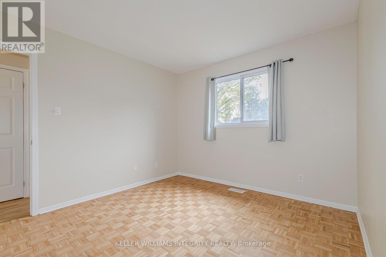 63 Morton Drive, Ottawa, Ontario  K2L 1W9 - Photo 14 - X12137407