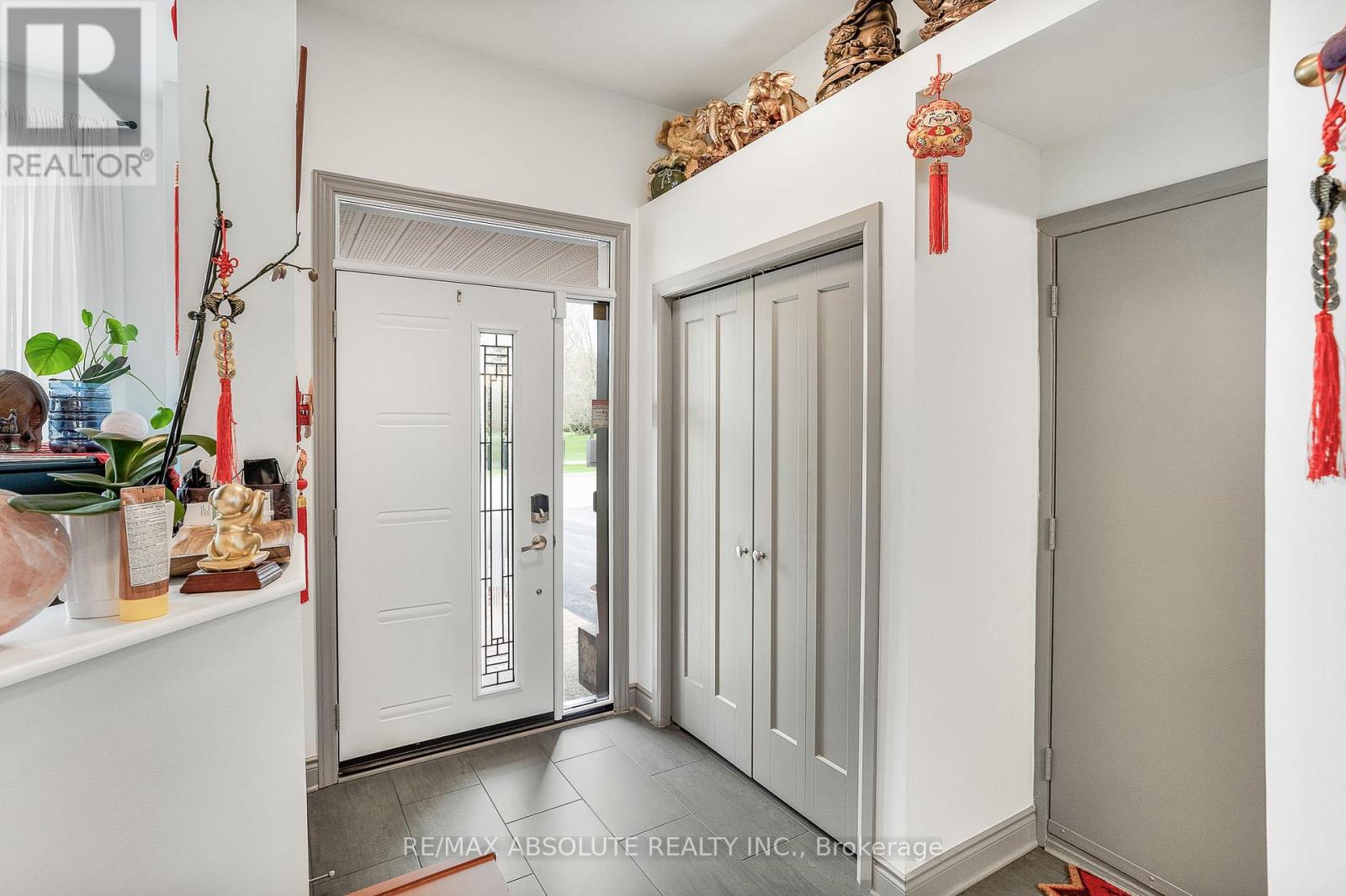 Property at 6000 LONGLEAF DRIVE image 3