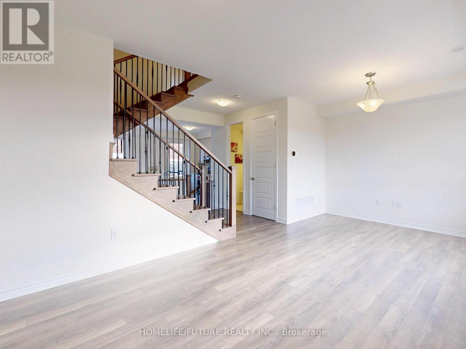 3217 Brigadier Avenue, Pickering, Ontario  L1X 0N4 - Photo 14 - E12138710