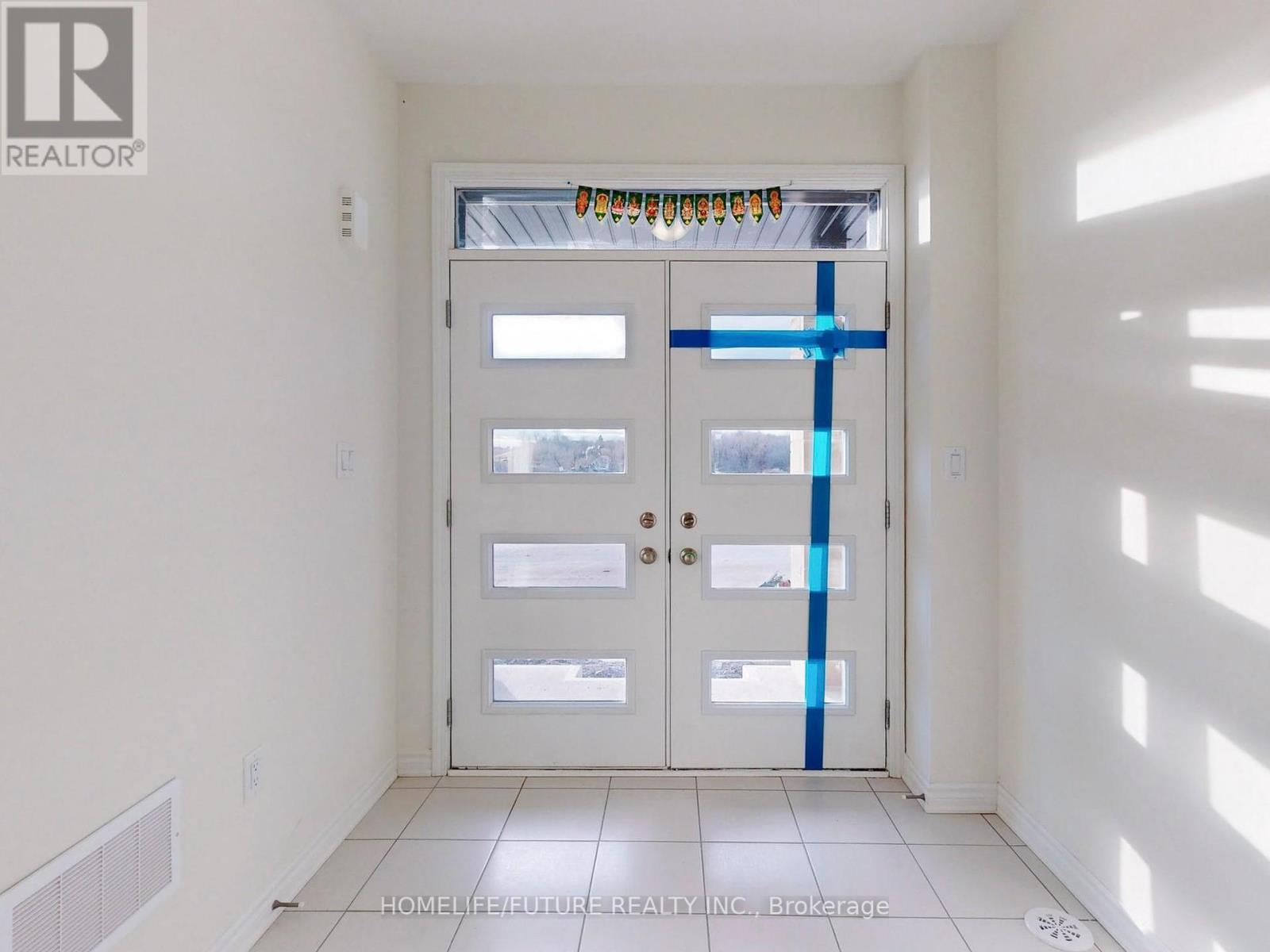 3217 Brigadier Avenue, Pickering, Ontario  L1X 0N4 - Photo 7 - E12138710