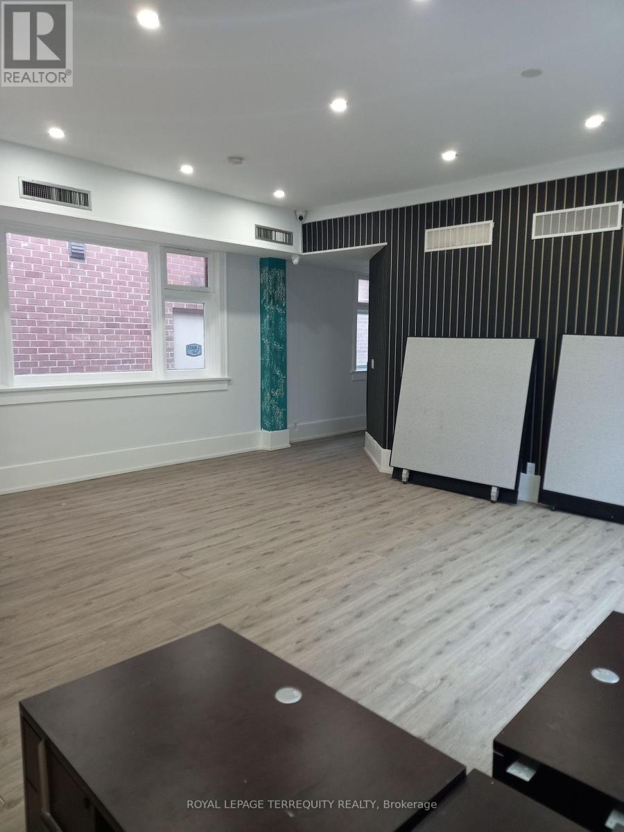 #2 - 10111 Yonge Street, Richmond Hill, Ontario  L4C 1T7 - Photo 10 - N12138723