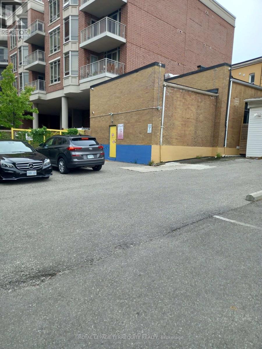 #2 - 10111 Yonge Street, Richmond Hill, Ontario  L4C 1T7 - Photo 17 - N12138723