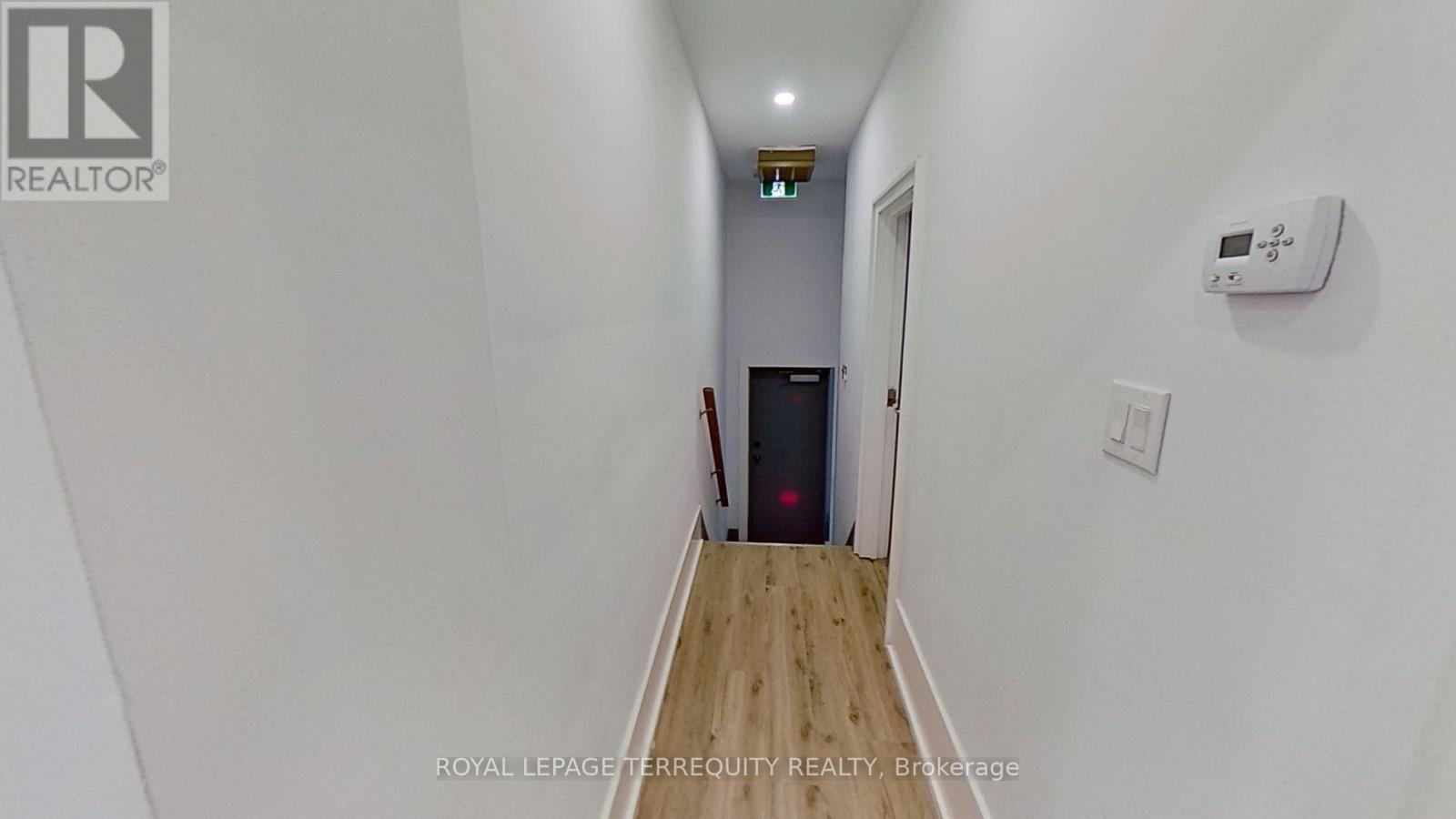 #2 - 10111 Yonge Street, Richmond Hill, Ontario  L4C 1T7 - Photo 4 - N12138723