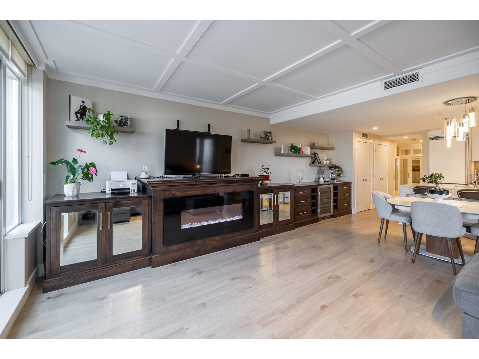 204 15152 Russell Avenue, White Rock, British Columbia  V4B 0A3 - Photo 4 - R3000737