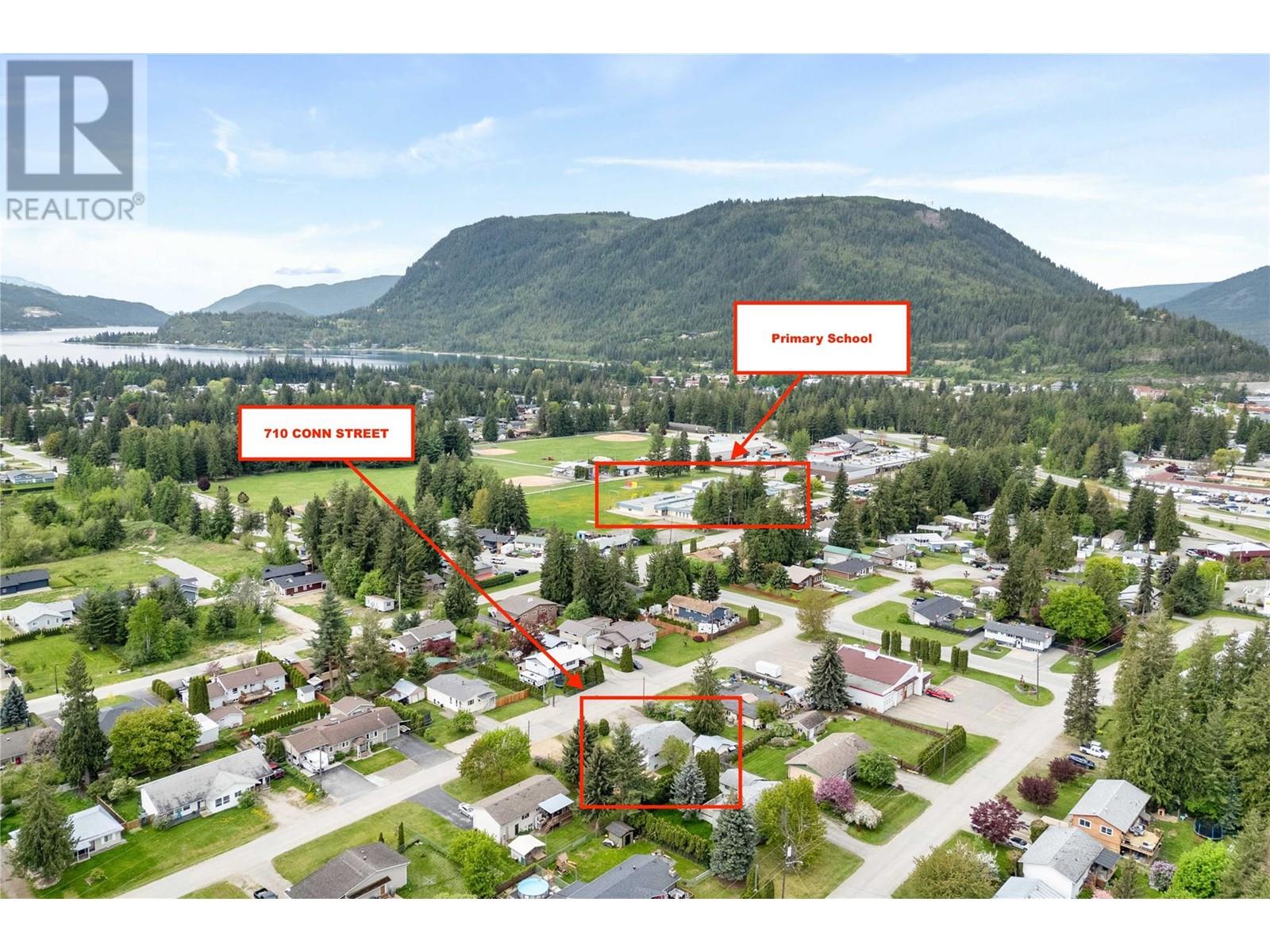 710 Conn Street, Sicamous, British Columbia  V0E 2B0 - Photo 1 - 10347268