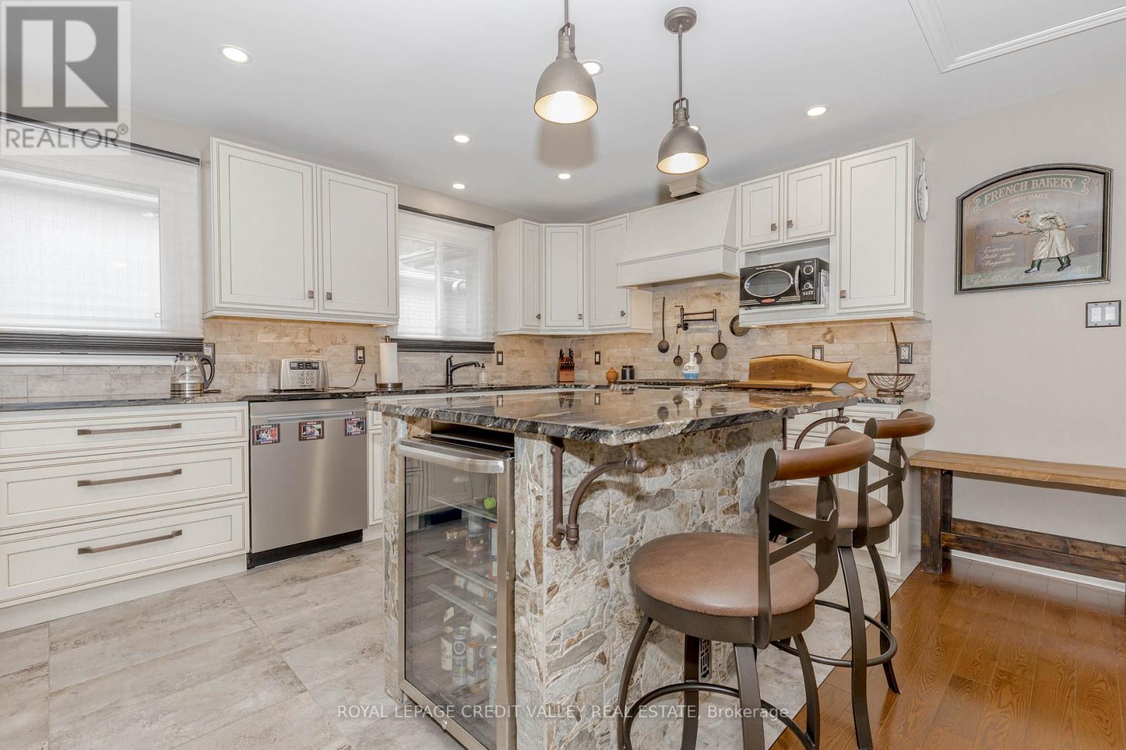 119 Connaught Crescent, Caledon, Ontario  L7E 2S3 - Photo 11 - W12138724