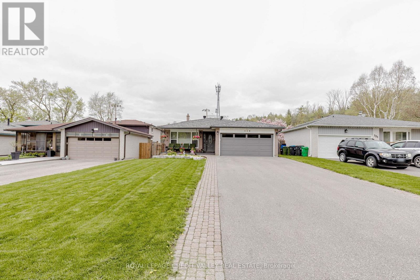 119 Connaught Crescent, Caledon, Ontario  L7E 2S3 - Photo 3 - W12138724