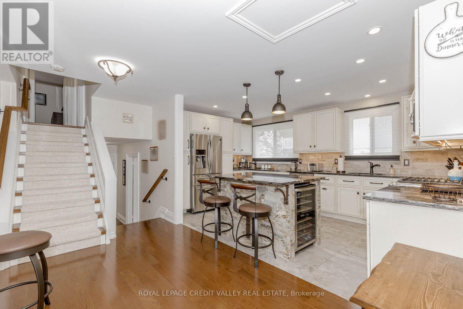 119 Connaught Crescent, Caledon, Ontario  L7E 2S3 - Photo 6 - W12138724