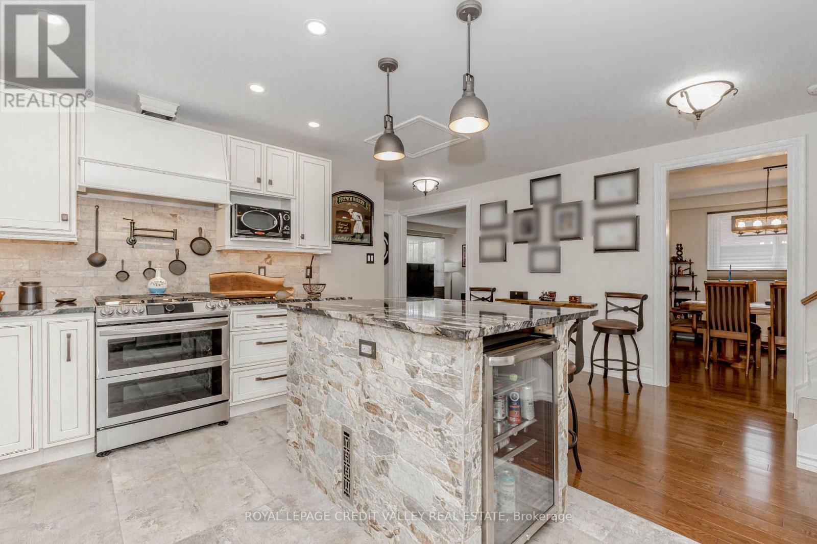 119 Connaught Crescent, Caledon, Ontario  L7E 2S3 - Photo 9 - W12138724