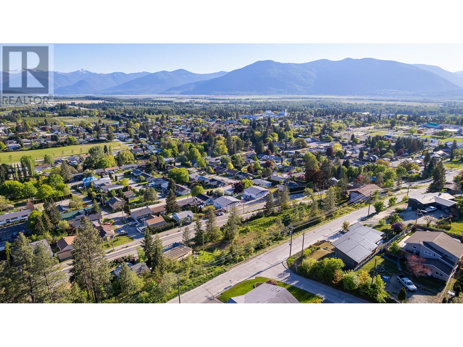 2312 Canyon Street, Creston, British Columbia  V0B 1G5 - Photo 11 - 10347254