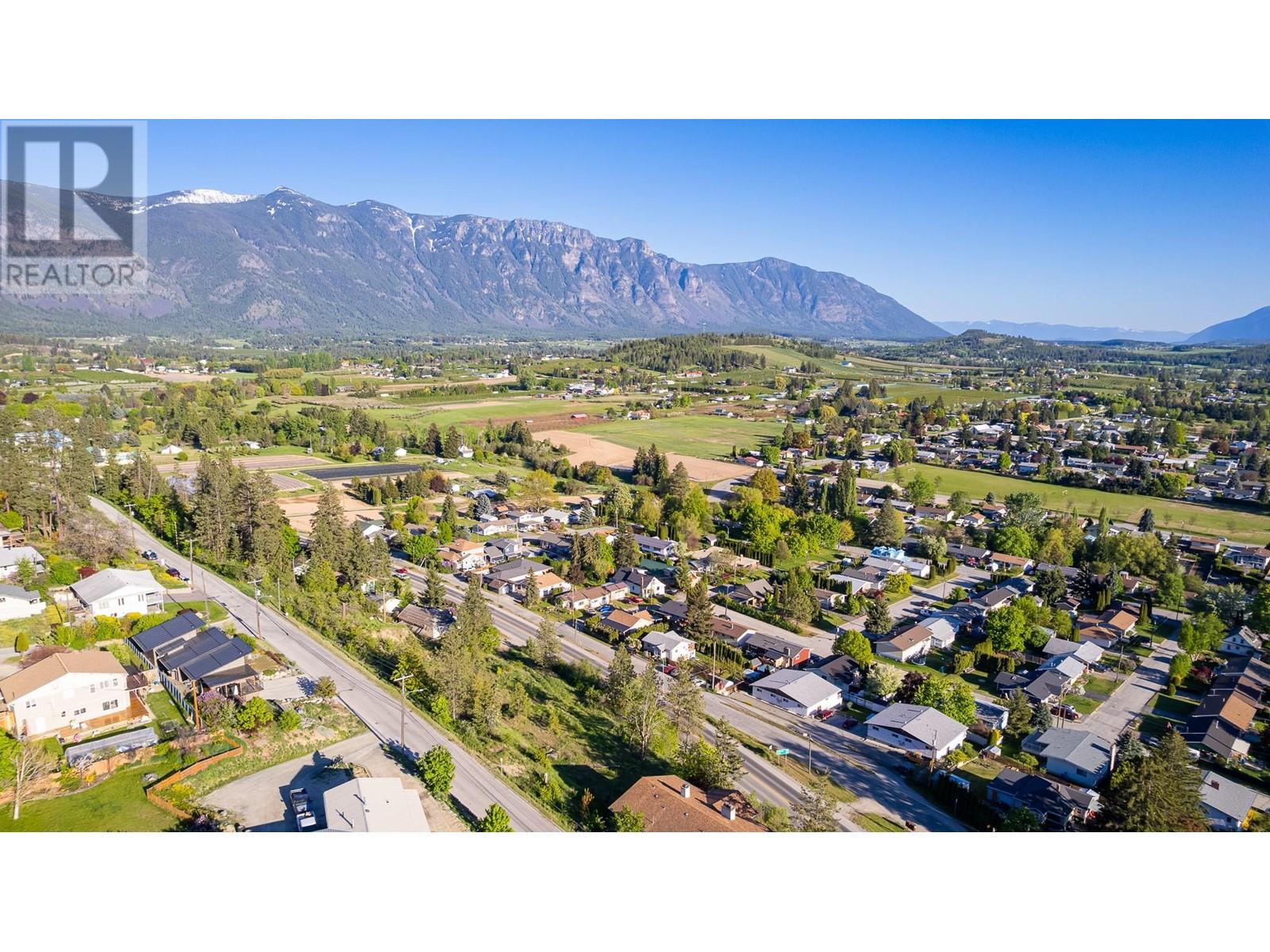 2312 Canyon Street, Creston, British Columbia  V0B 1G5 - Photo 12 - 10347254