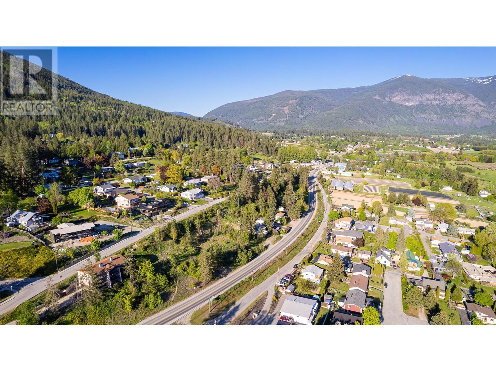 2312 Canyon Street, Creston, British Columbia  V0B 1G5 - Photo 13 - 10347254