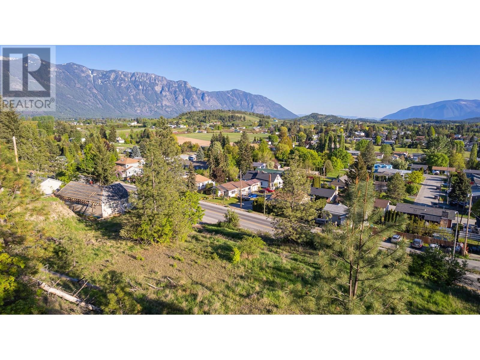 2312 Canyon Street, Creston, British Columbia  V0B 1G5 - Photo 6 - 10347254