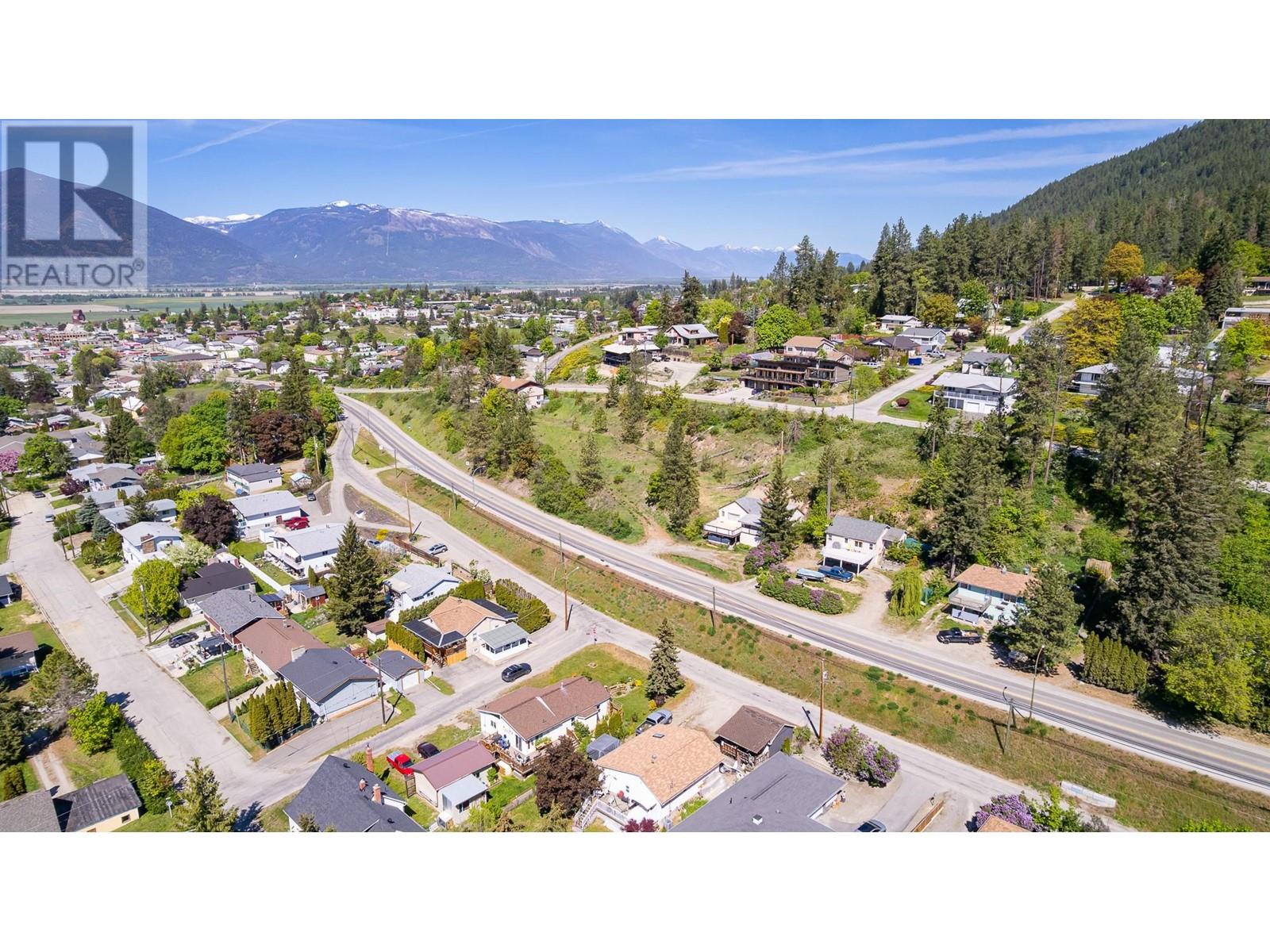 2312 Canyon Street, Creston, British Columbia  V0B 1G5 - Photo 8 - 10347254