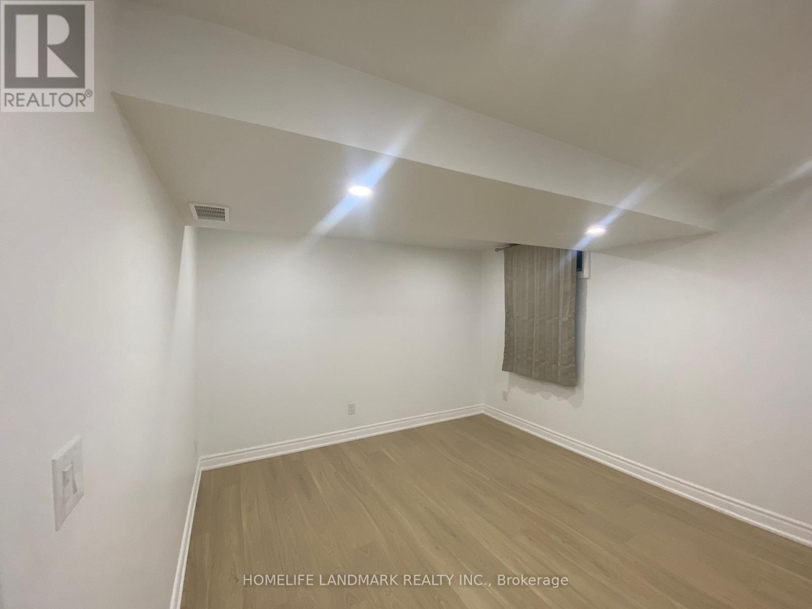 B - 664 Columbia Forest Boulevard, Waterloo, Ontario  N2V 2K9 - Photo 20 - X12138732
