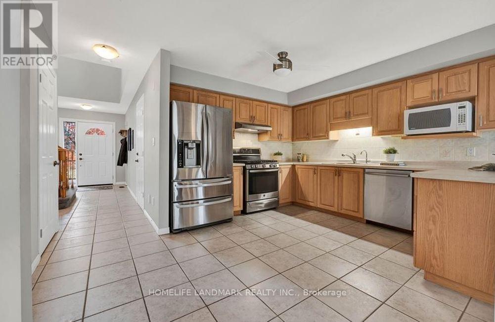 B - 664 Columbia Forest Boulevard, Waterloo, Ontario  N2V 2K9 - Photo 4 - X12138732