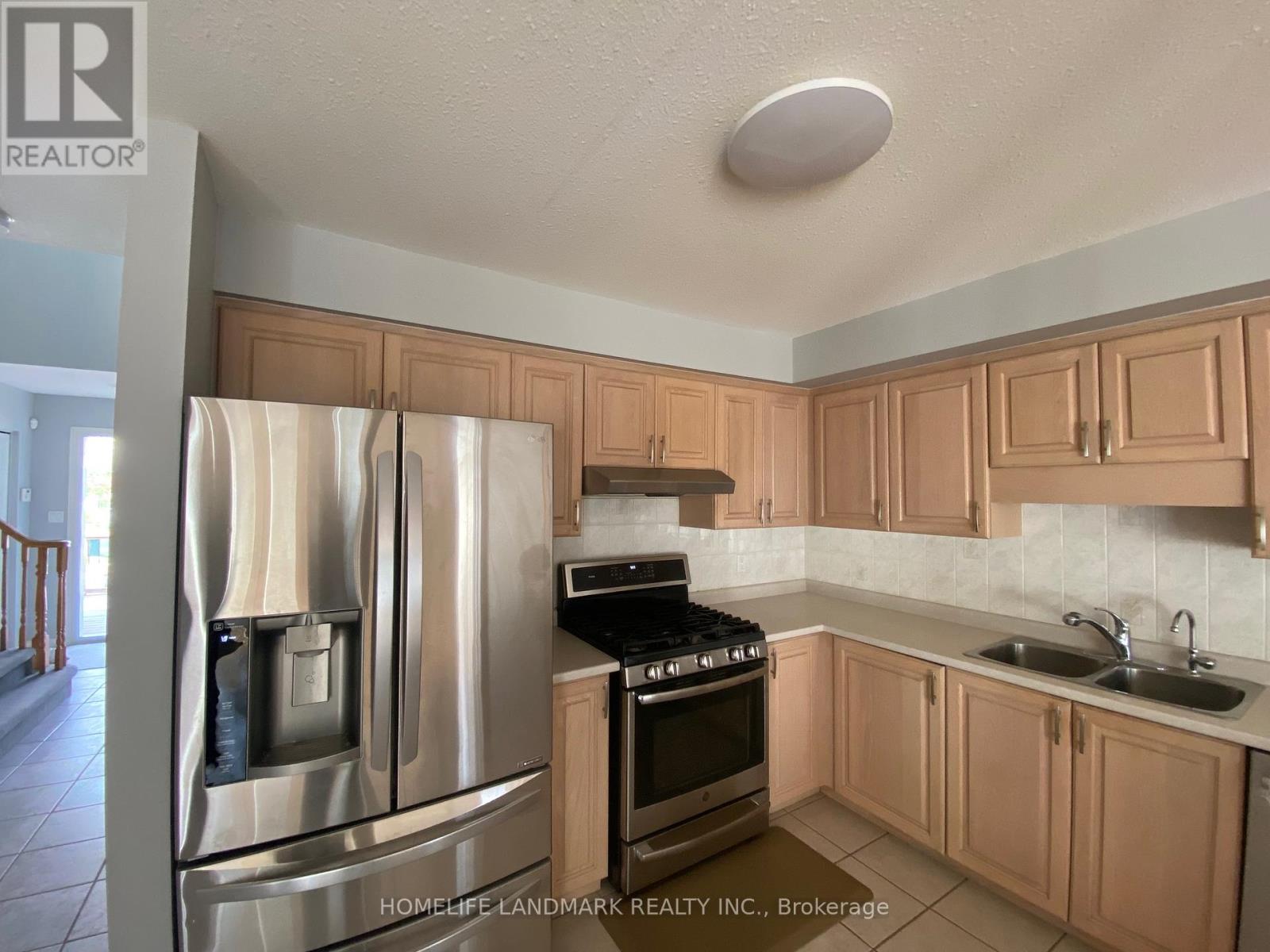 B - 664 Columbia Forest Boulevard, Waterloo, Ontario  N2V 2K9 - Photo 6 - X12138732