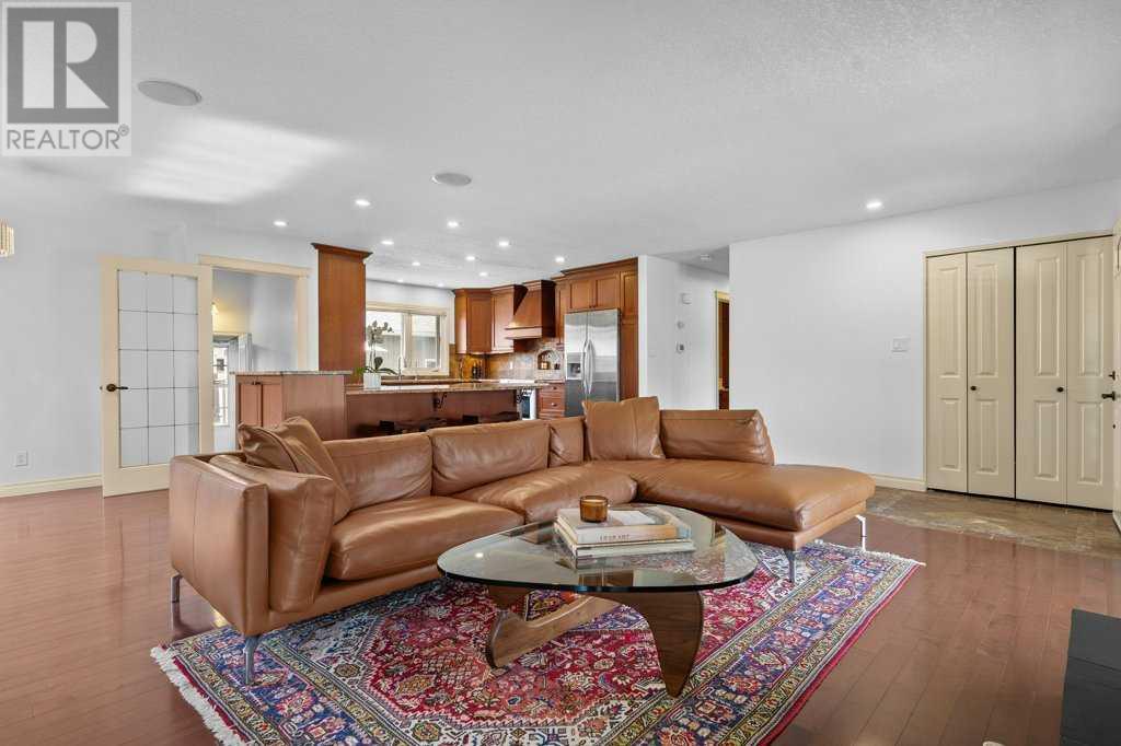 211 Parkwood Place Se, Calgary, Alberta  T2J 3X2 - Photo 4 - A2217728
