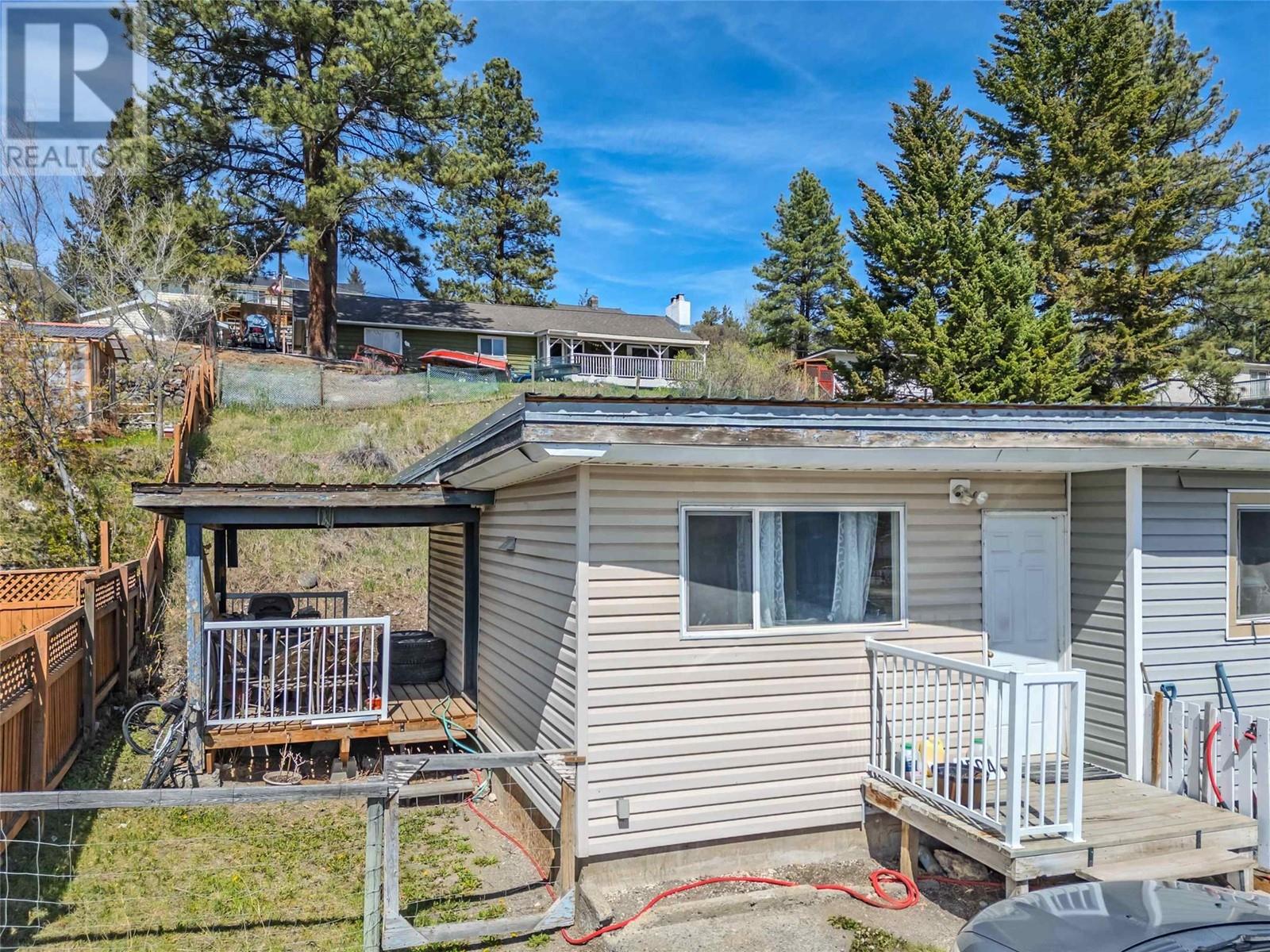 1504 Carson Street, Clinton, British Columbia  V0K 1K0 - Photo 3 - 10334010
