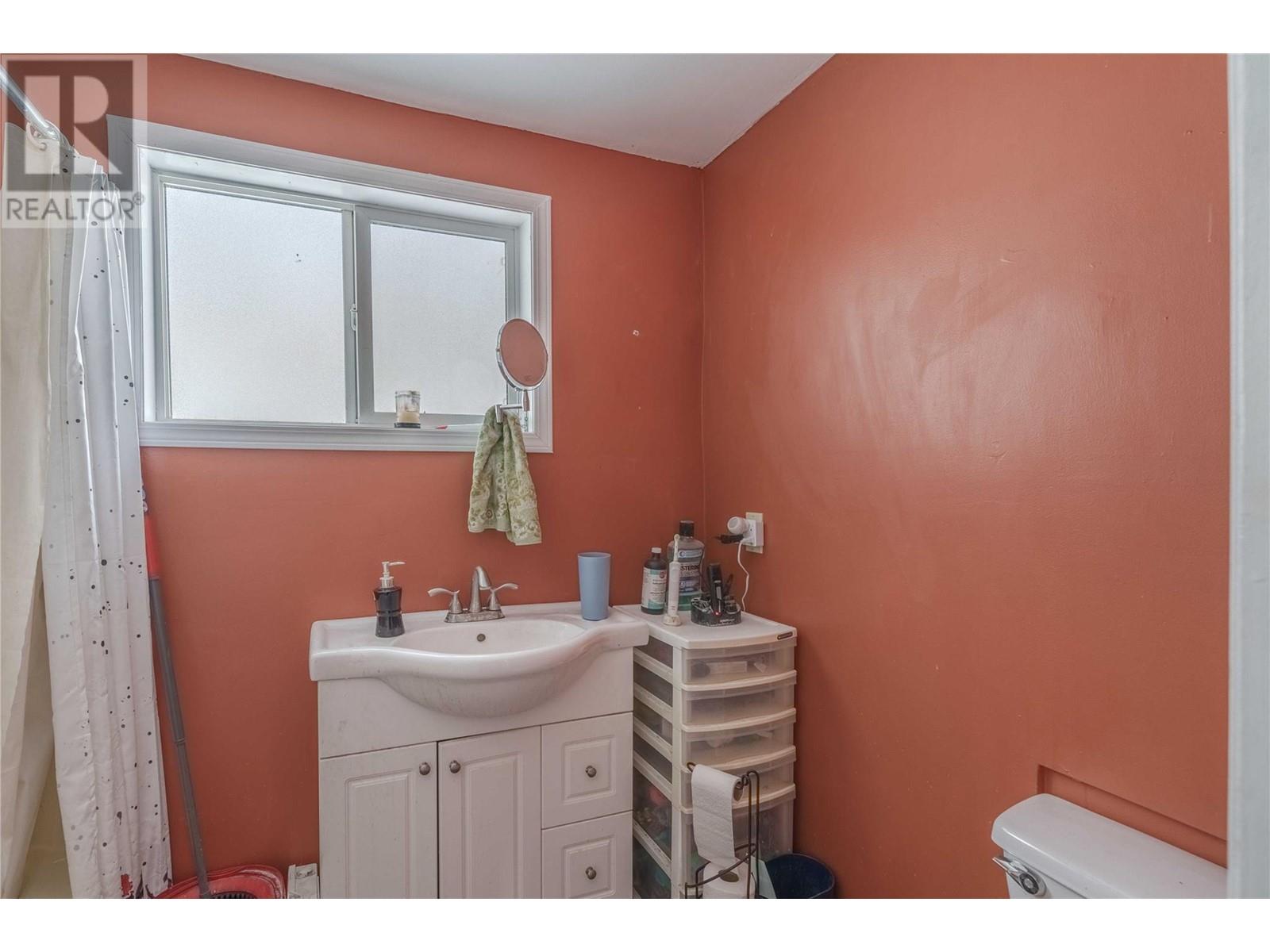 1504 Carson Street, Clinton, British Columbia  V0K 1K0 - Photo 4 - 10334010