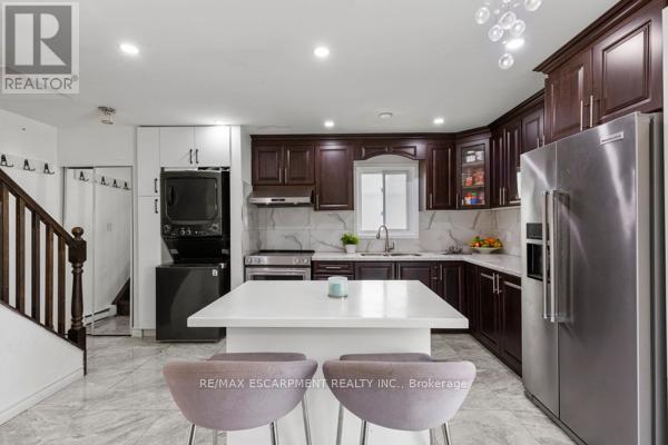 Property at 21 GRAND RIVER COURT image 5