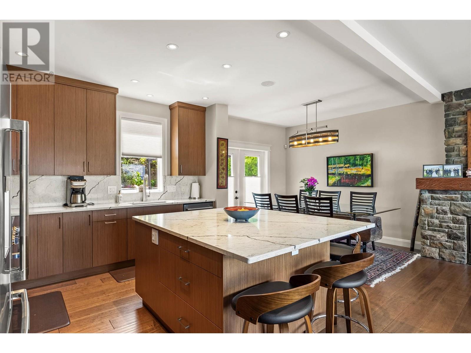 432 Azure Place, Kamloops, British Columbia  V2E 2R2 - Photo 7 - 10346912