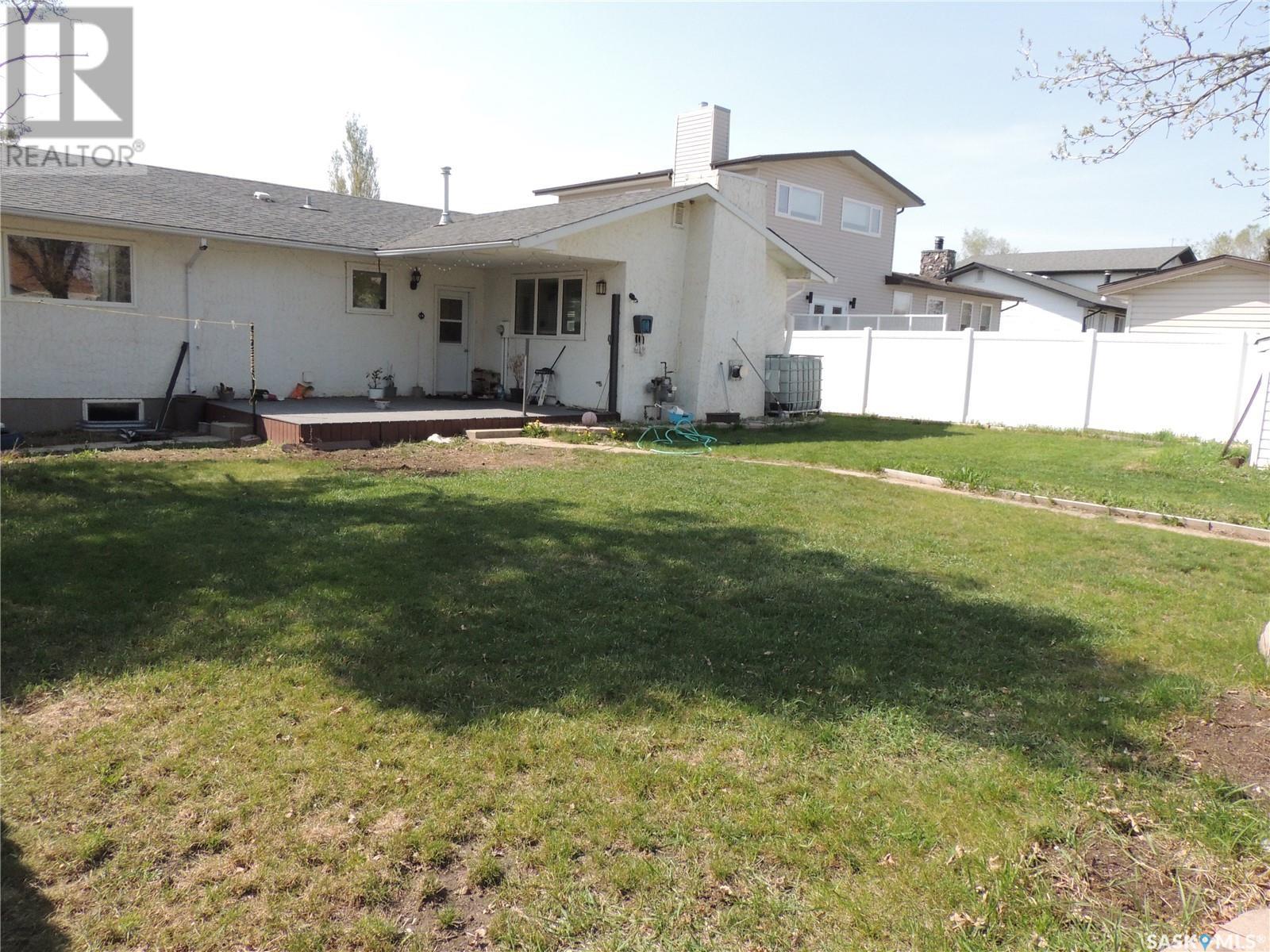 Property at 421 Maple BAY image 2