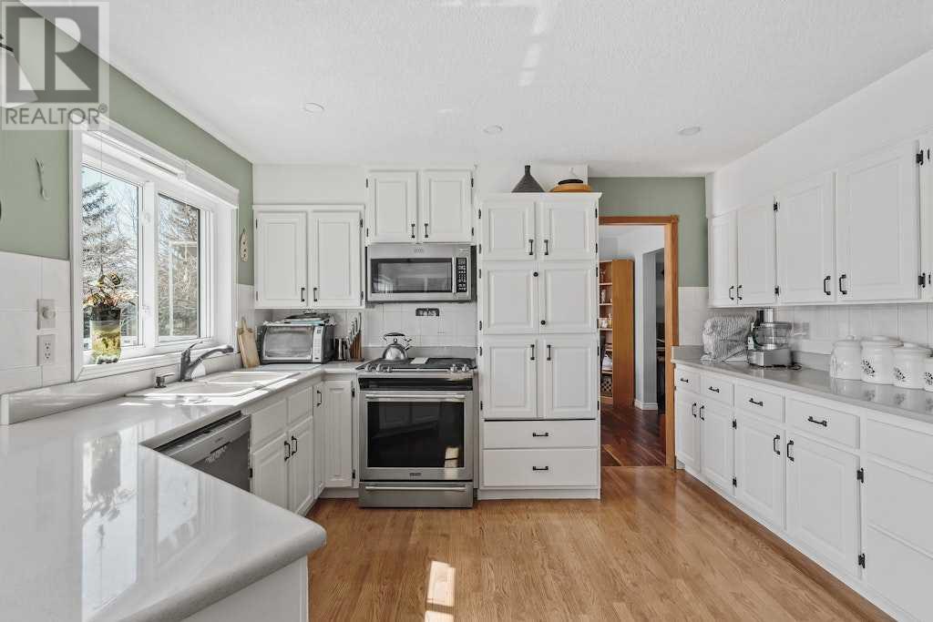 33 Evergreen Gardens Sw, Calgary, Alberta  T2Y 2V9 - Photo 11 - A2213369