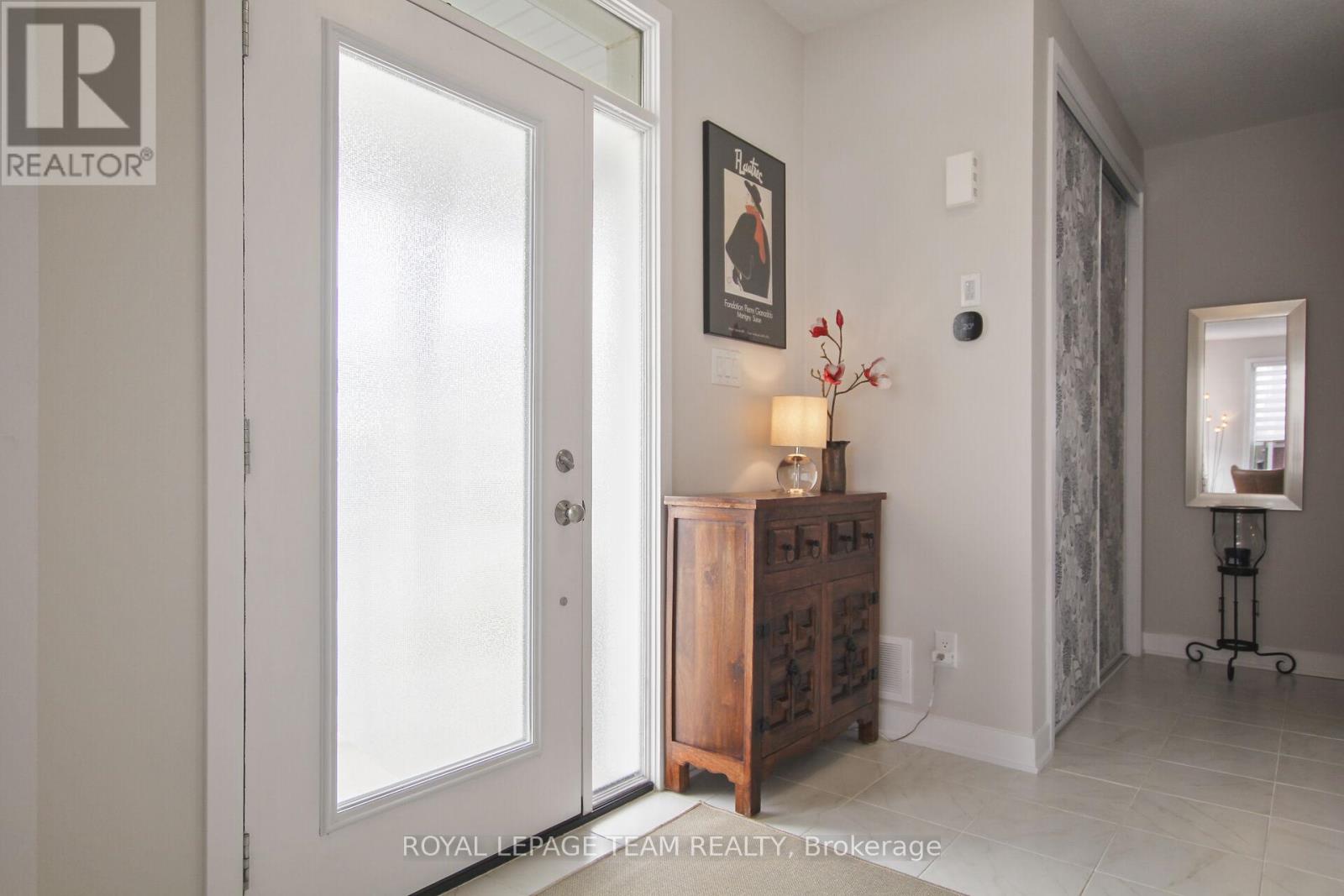 Property at 506 OLDENBURG AVENUE image 4