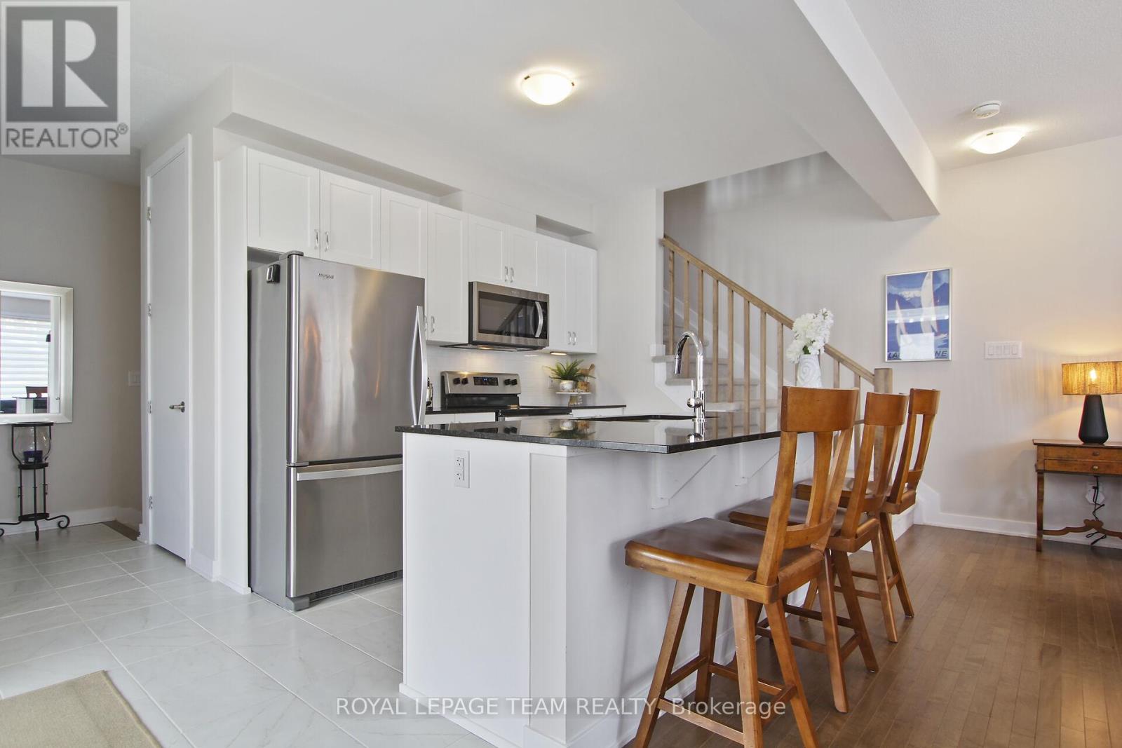 Property at 506 OLDENBURG AVENUE image 5