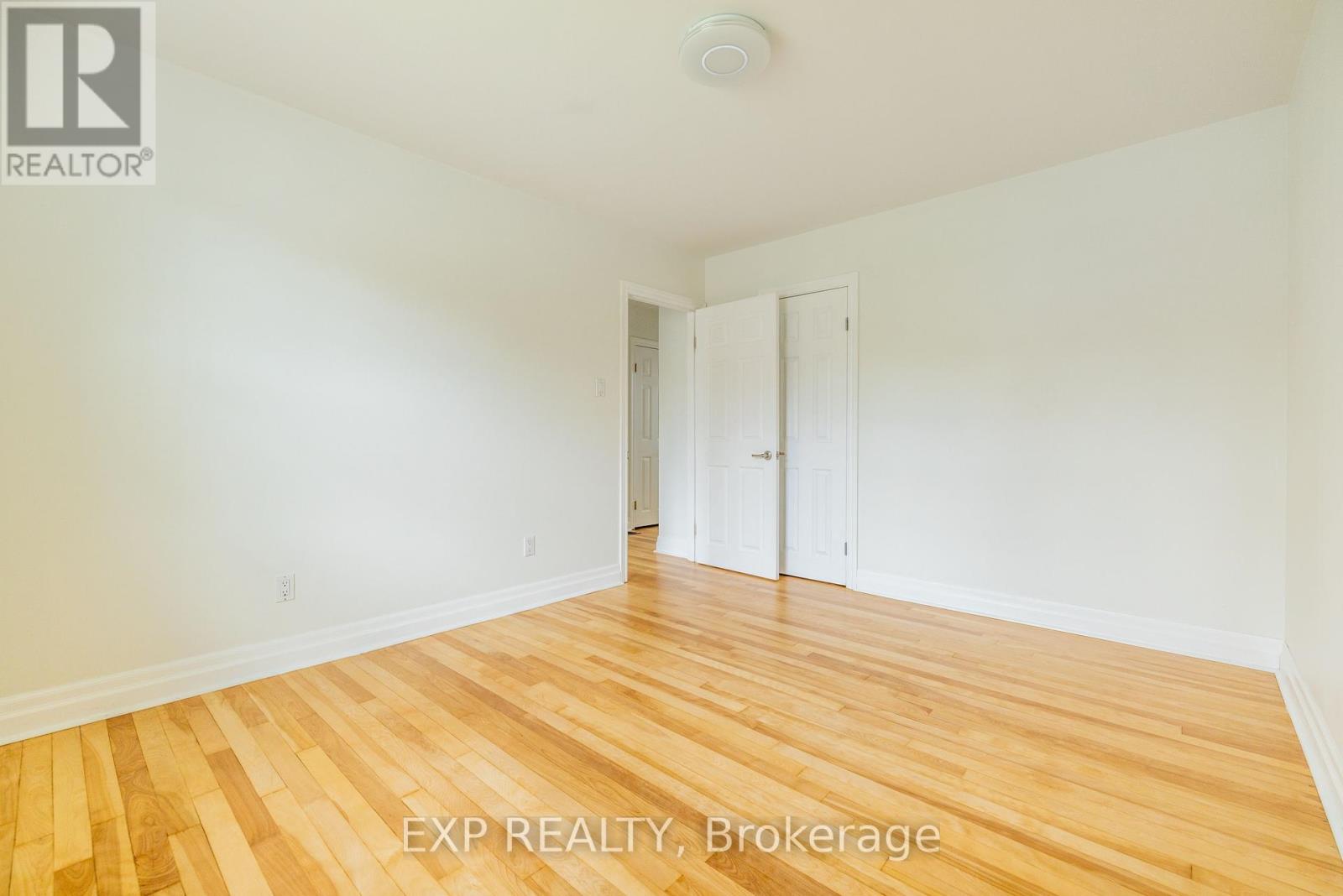 1954 Rosebella Avenue, Ottawa, Ontario  K1T 1G7 - Photo 10 - X12138759