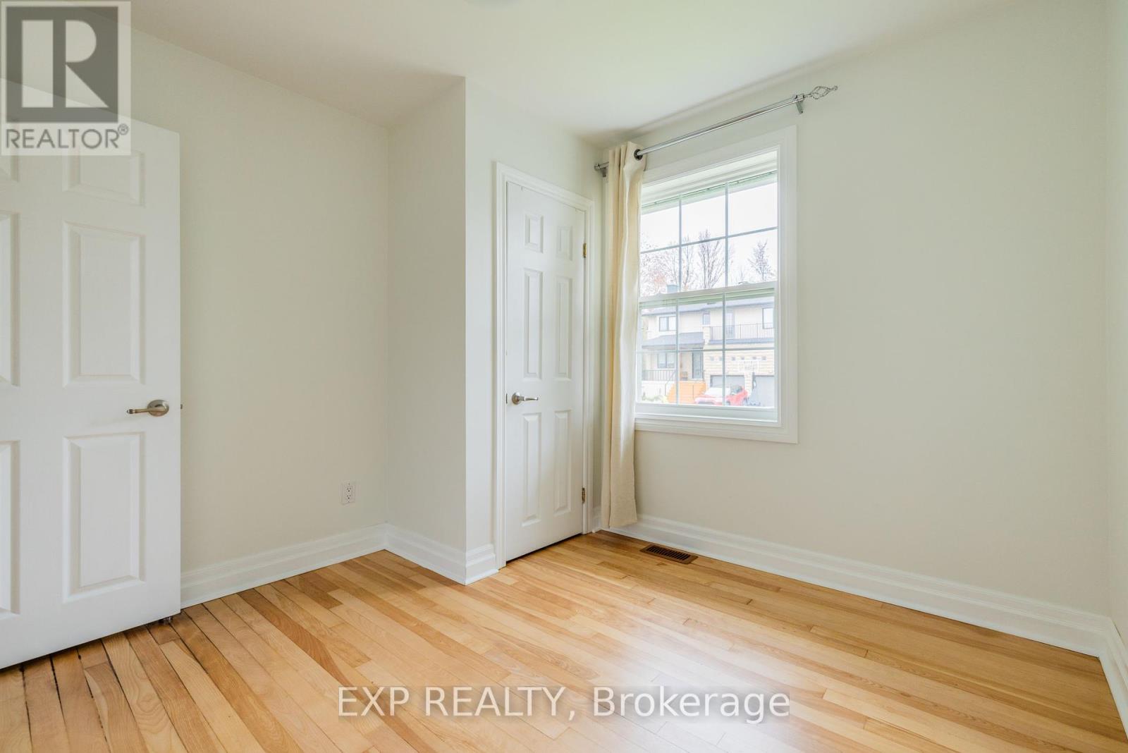 1954 Rosebella Avenue, Ottawa, Ontario  K1T 1G7 - Photo 12 - X12138759