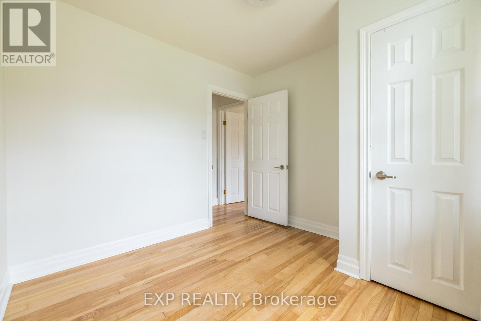 1954 Rosebella Avenue, Ottawa, Ontario  K1T 1G7 - Photo 13 - X12138759